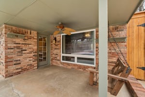 917 E 11th St_017 (2).jpg