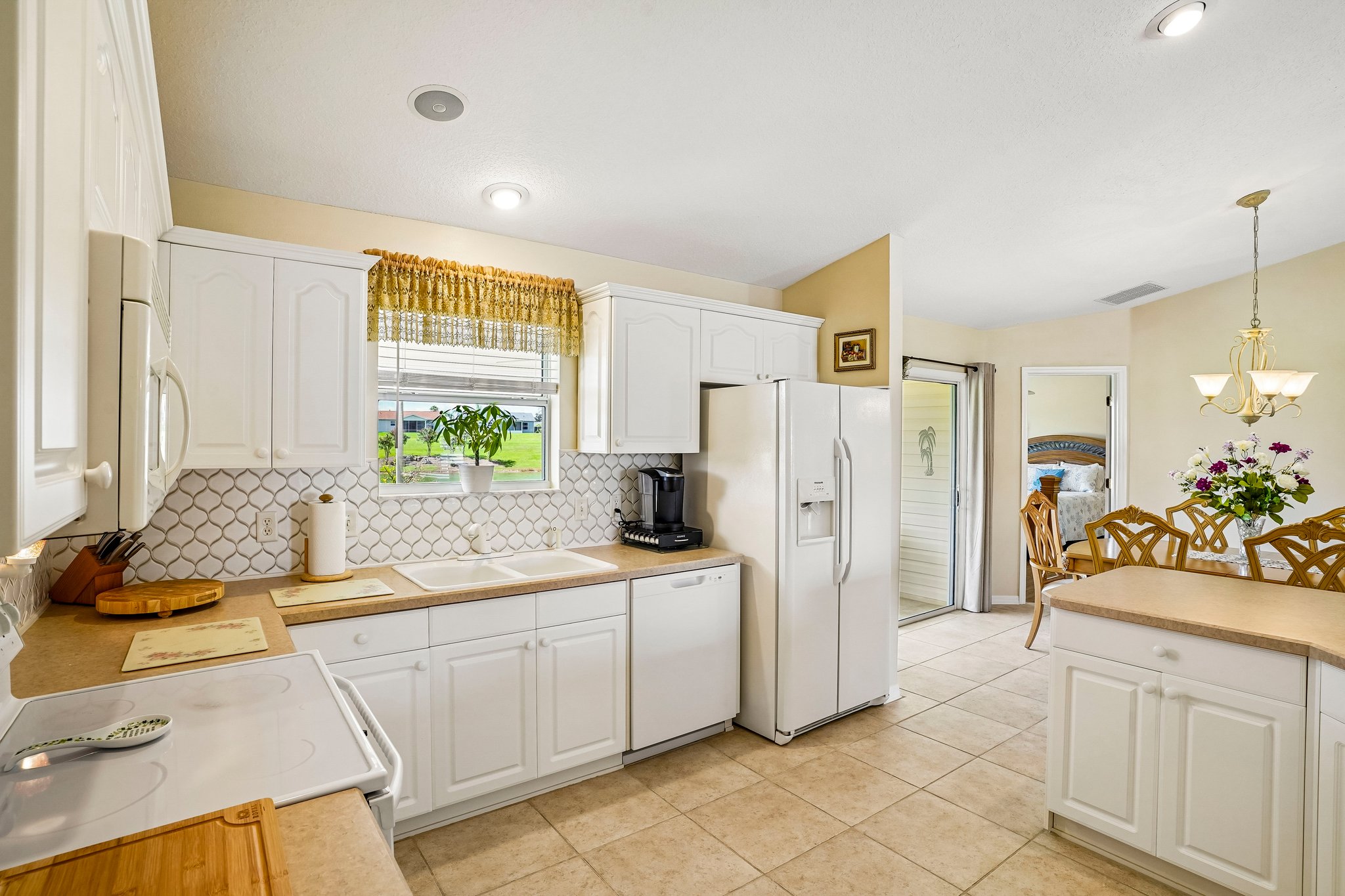 Eastmont Ct-S1607-015.jpg