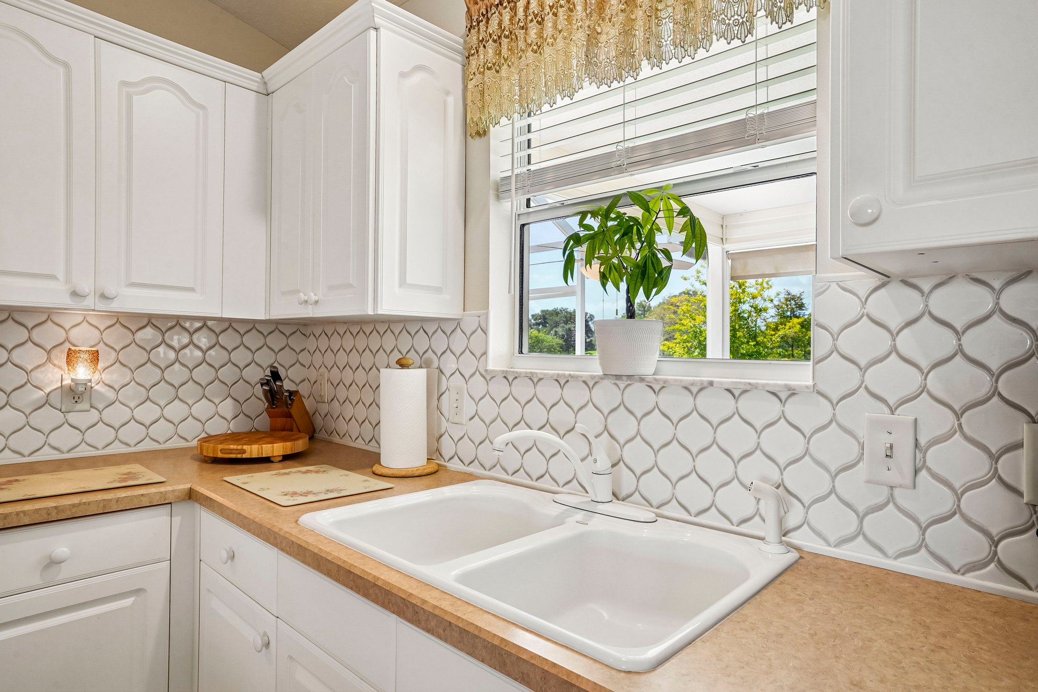 Eastmont Ct-S1607-016.jpg