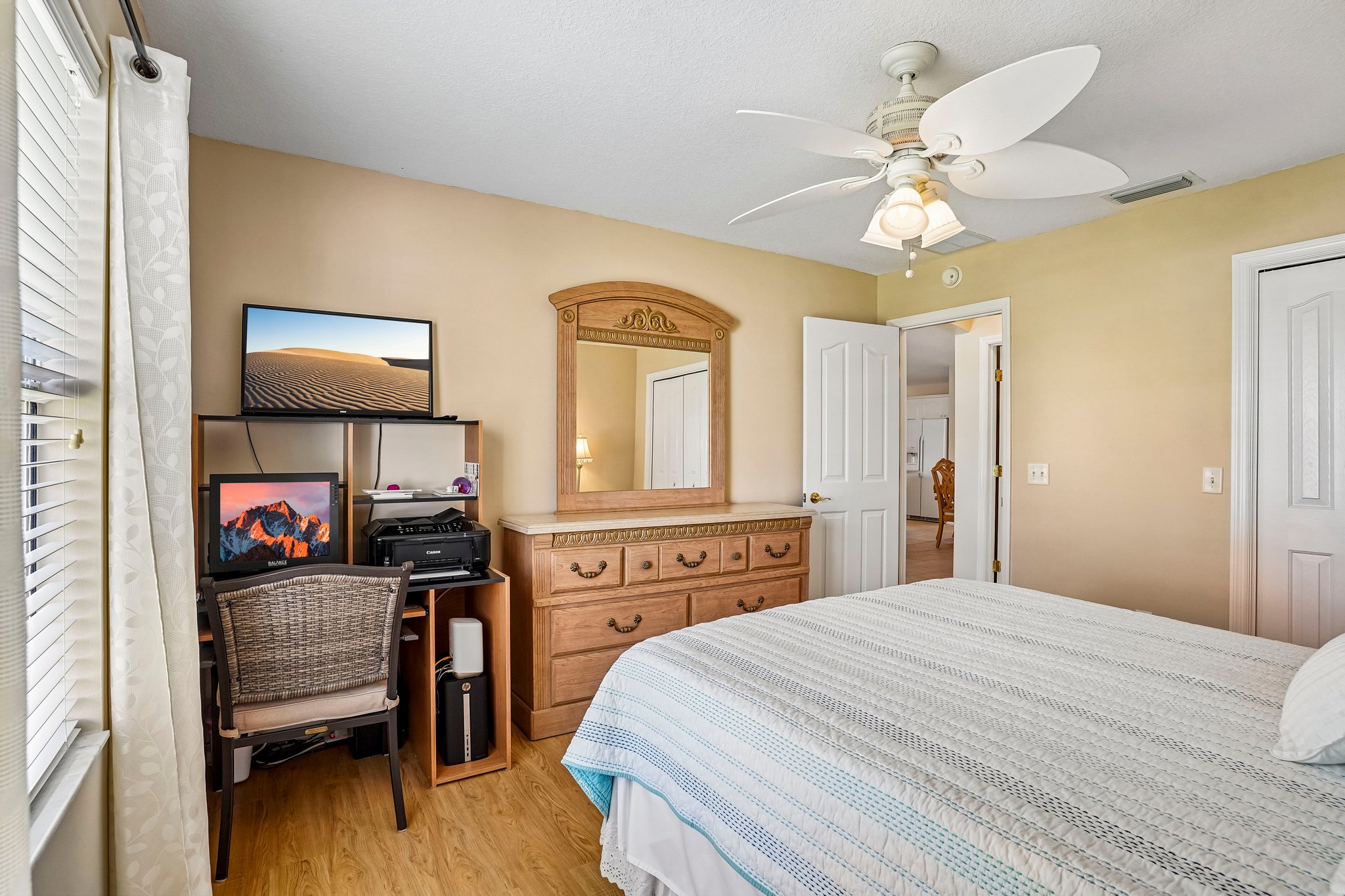 Eastmont Ct-S1607-027.jpg