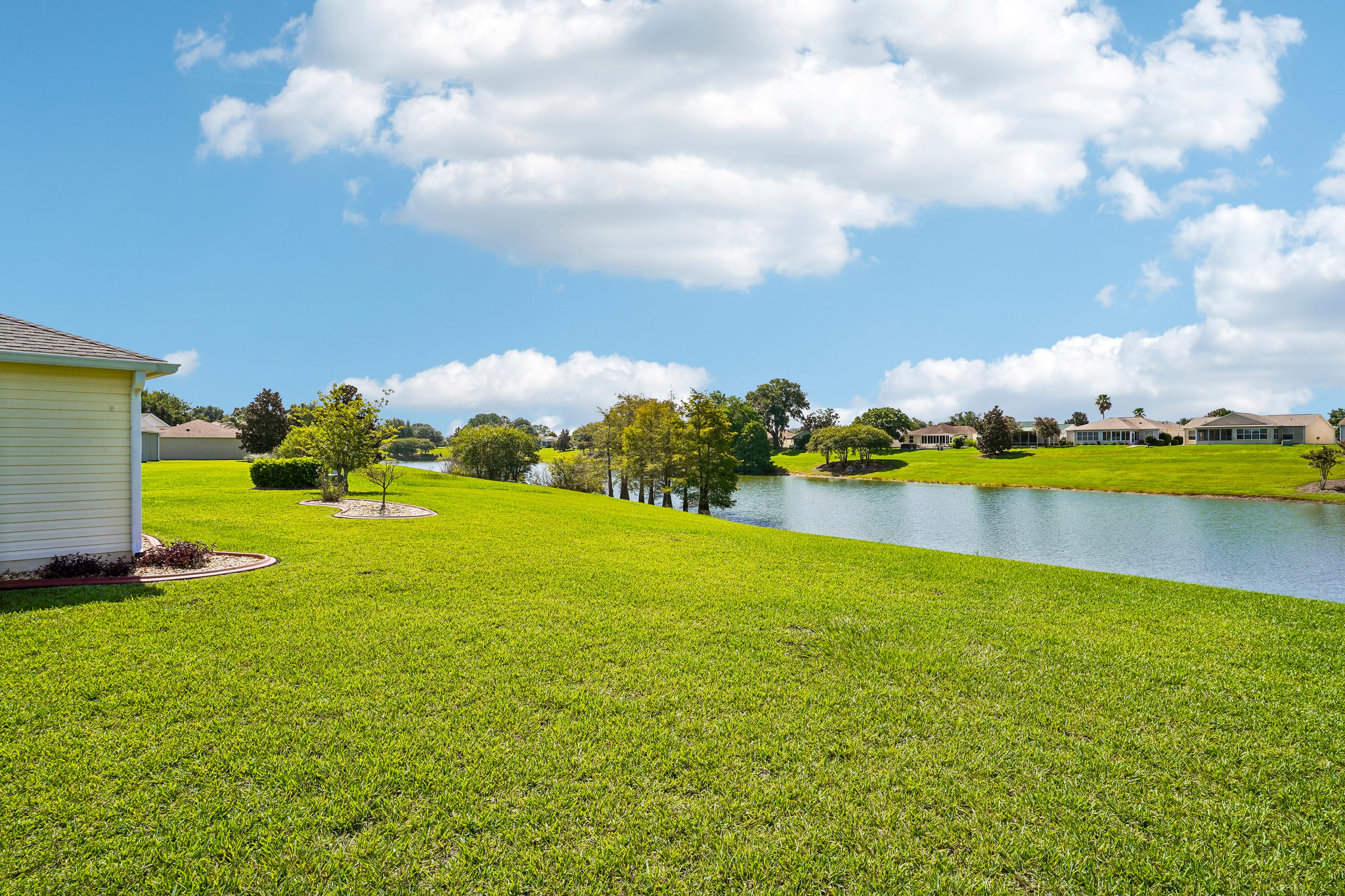 Eastmont Ct-S1607-035.jpg