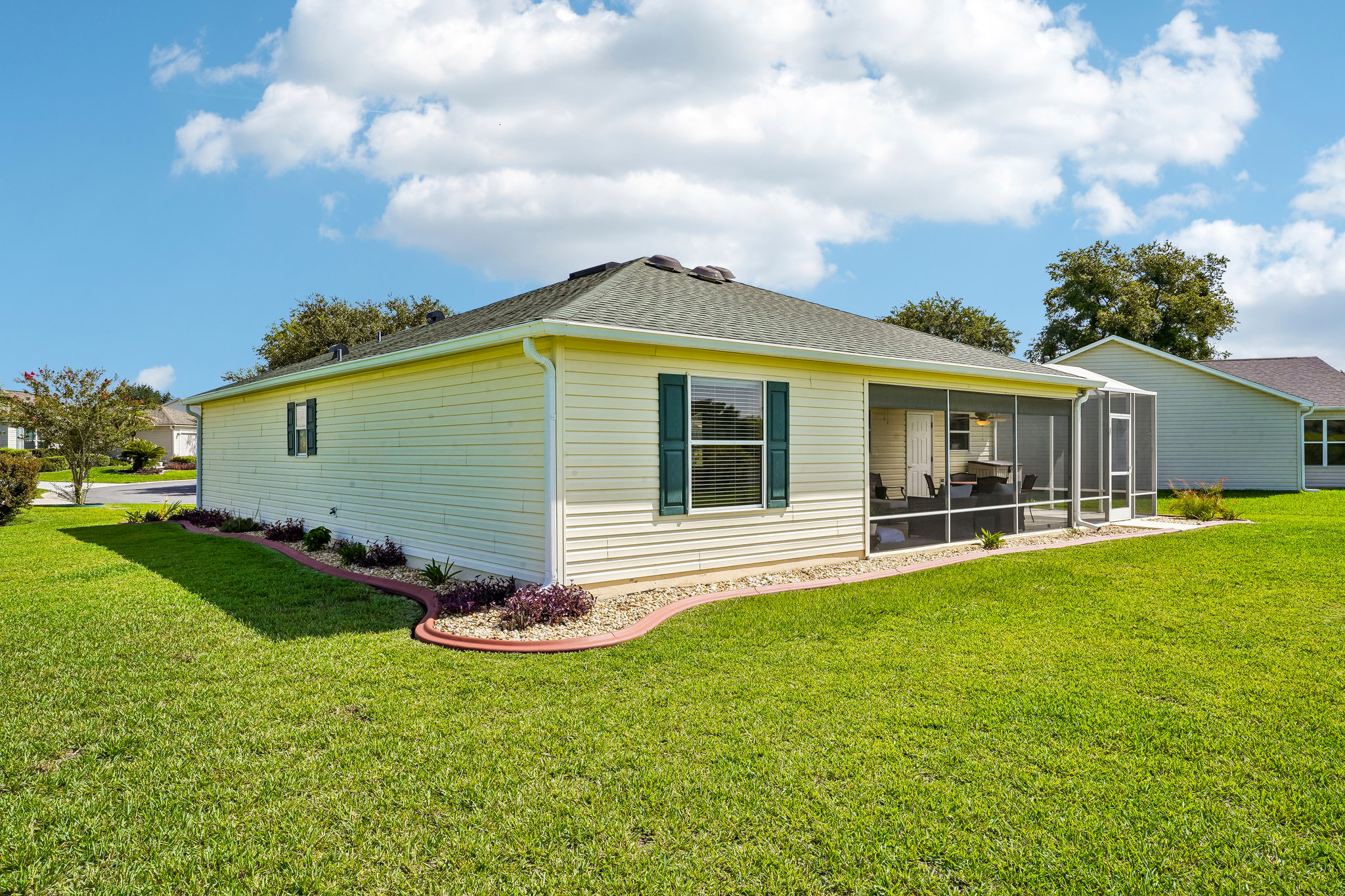 Eastmont Ct-S1607-036.jpg