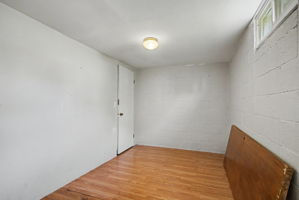  Photo 33