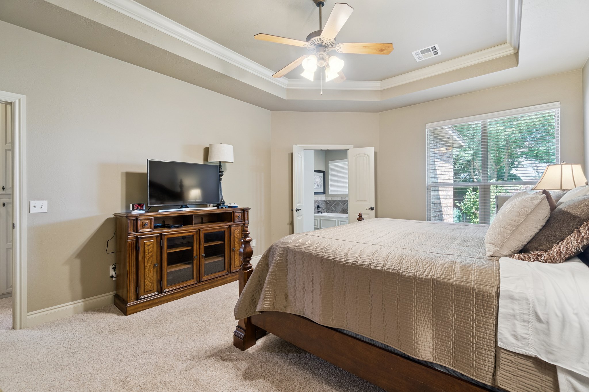 917 NW 194th Terrace_028.jpg