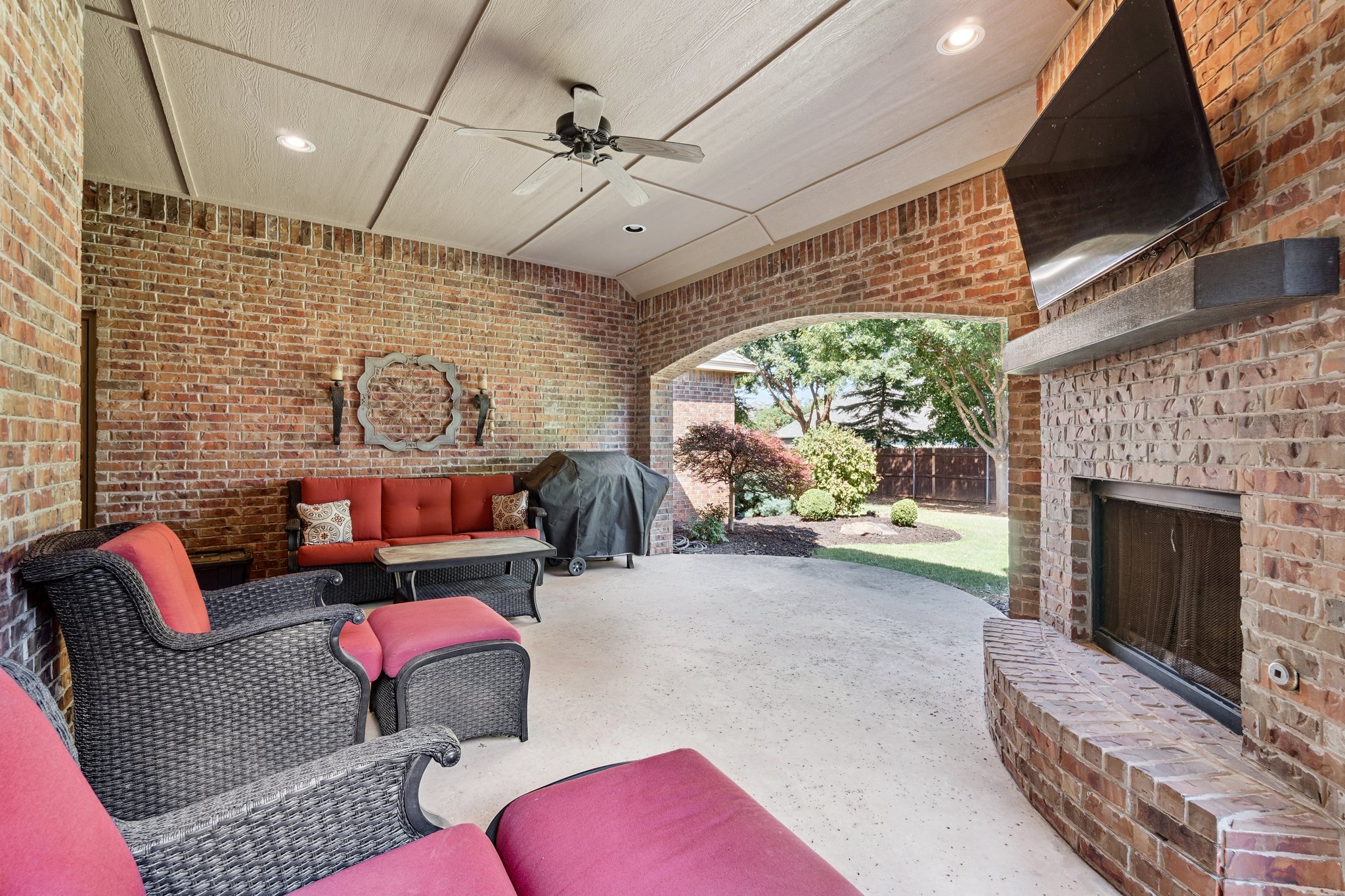 917 NW 194th Terrace_050.jpg