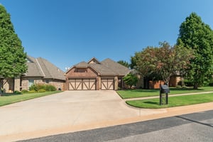 917 NW 194th Terrace_001.jpg