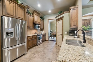 917 NW 194th Terrace_017.jpg