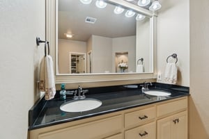 917 NW 194th Terrace_032.jpg