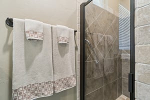 917 NW 194th Terrace_035.jpg