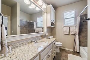 917 NW 194th Terrace_041.jpg