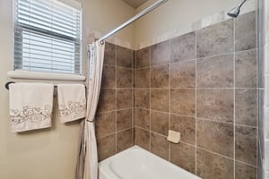 917 NW 194th Terrace_042.jpg