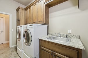 917 NW 194th Terrace_048.jpg