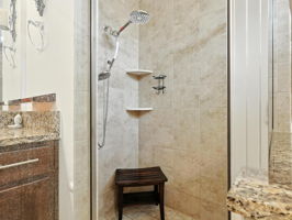  Photo 32
