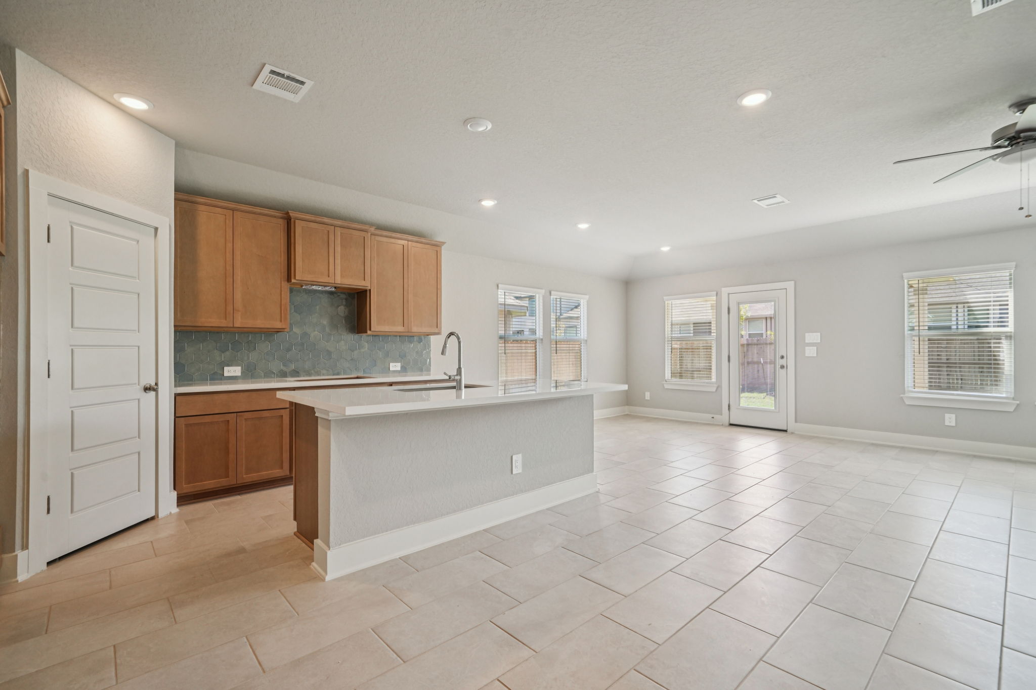 San Antonio - Estancia Ranch - 815 Shatterhand Blvd Timberwood Park TX 78260 - 010