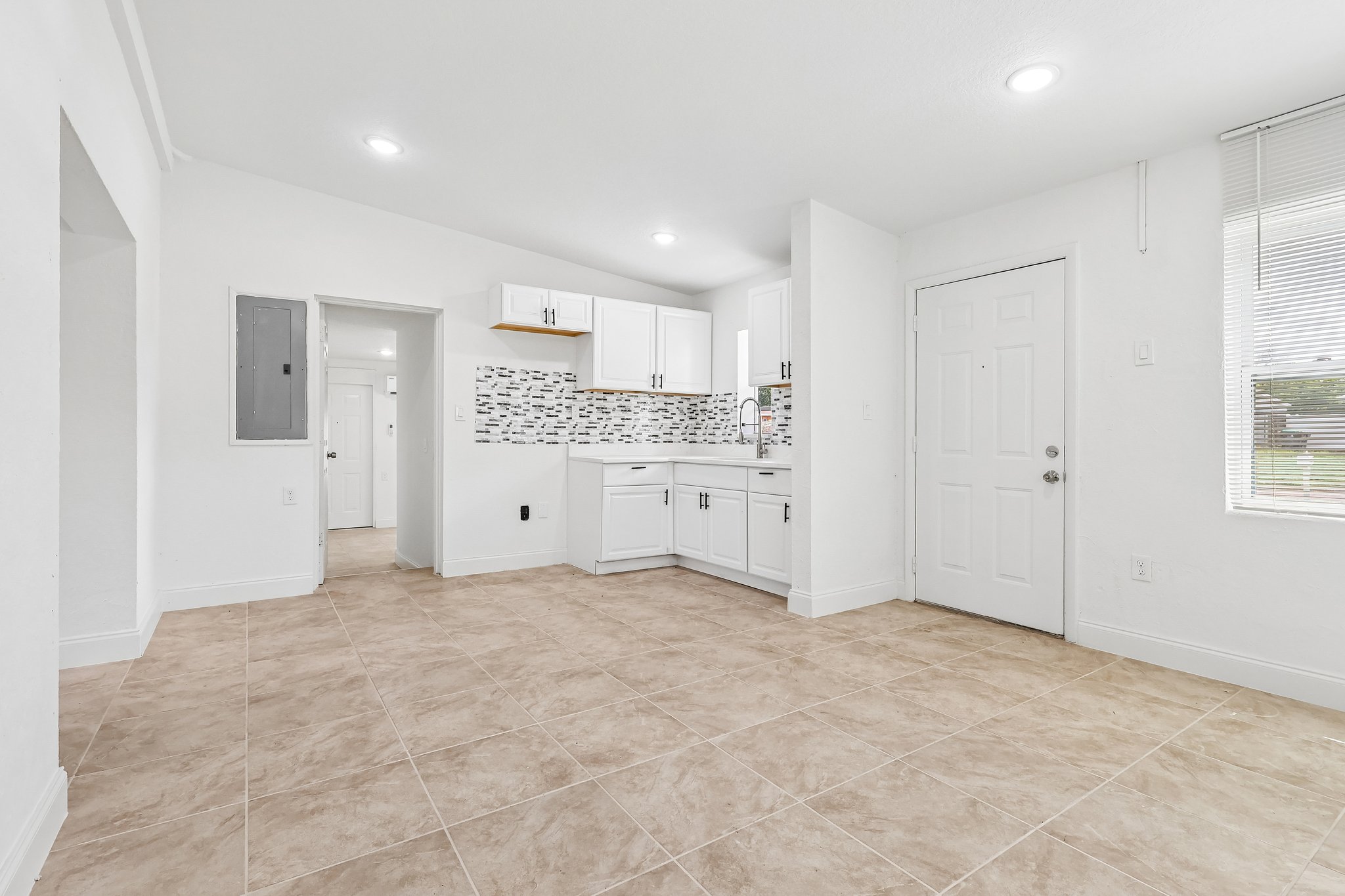 Ferndell Rd-S1506-007.jpg