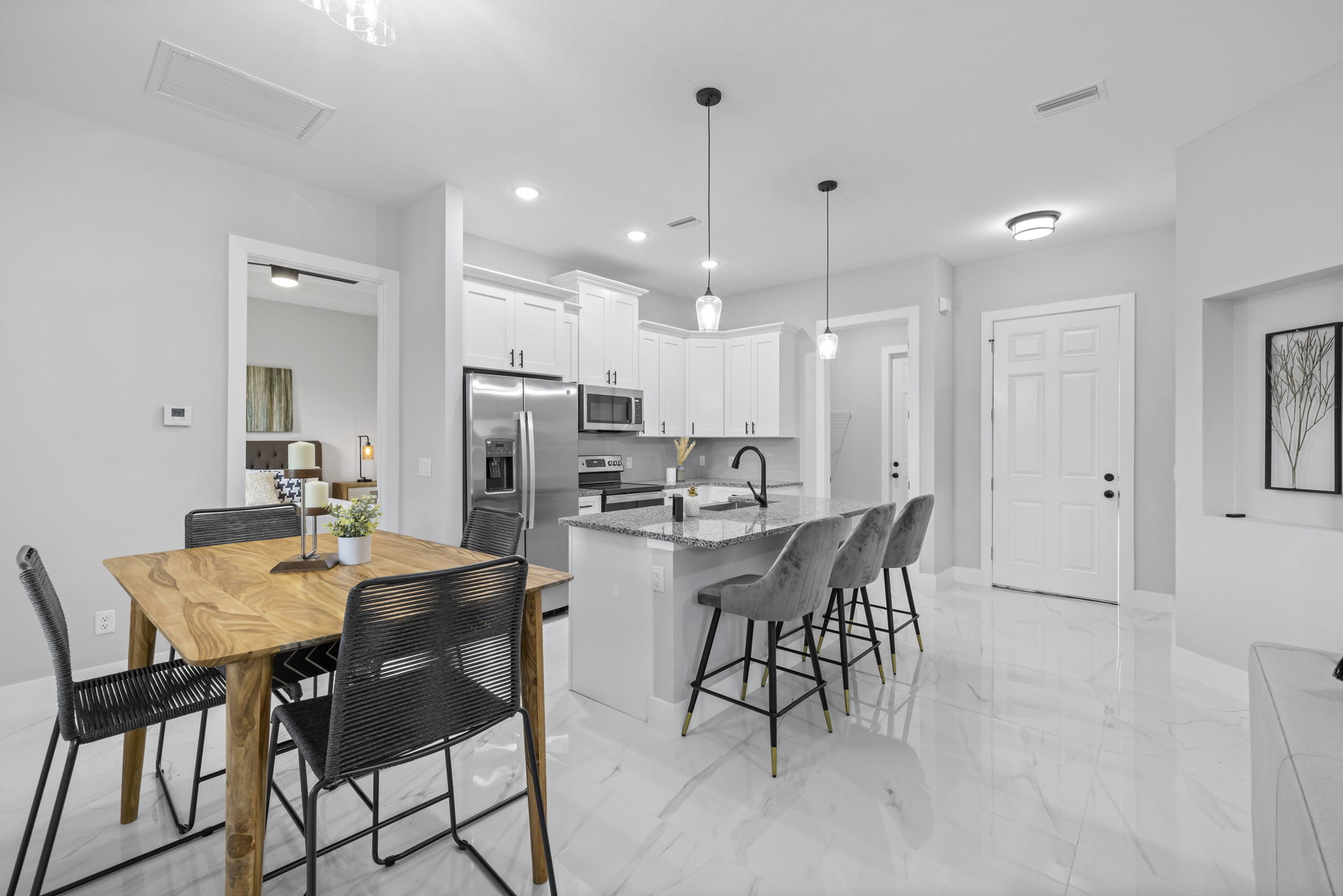 Breakfast & Dining Area