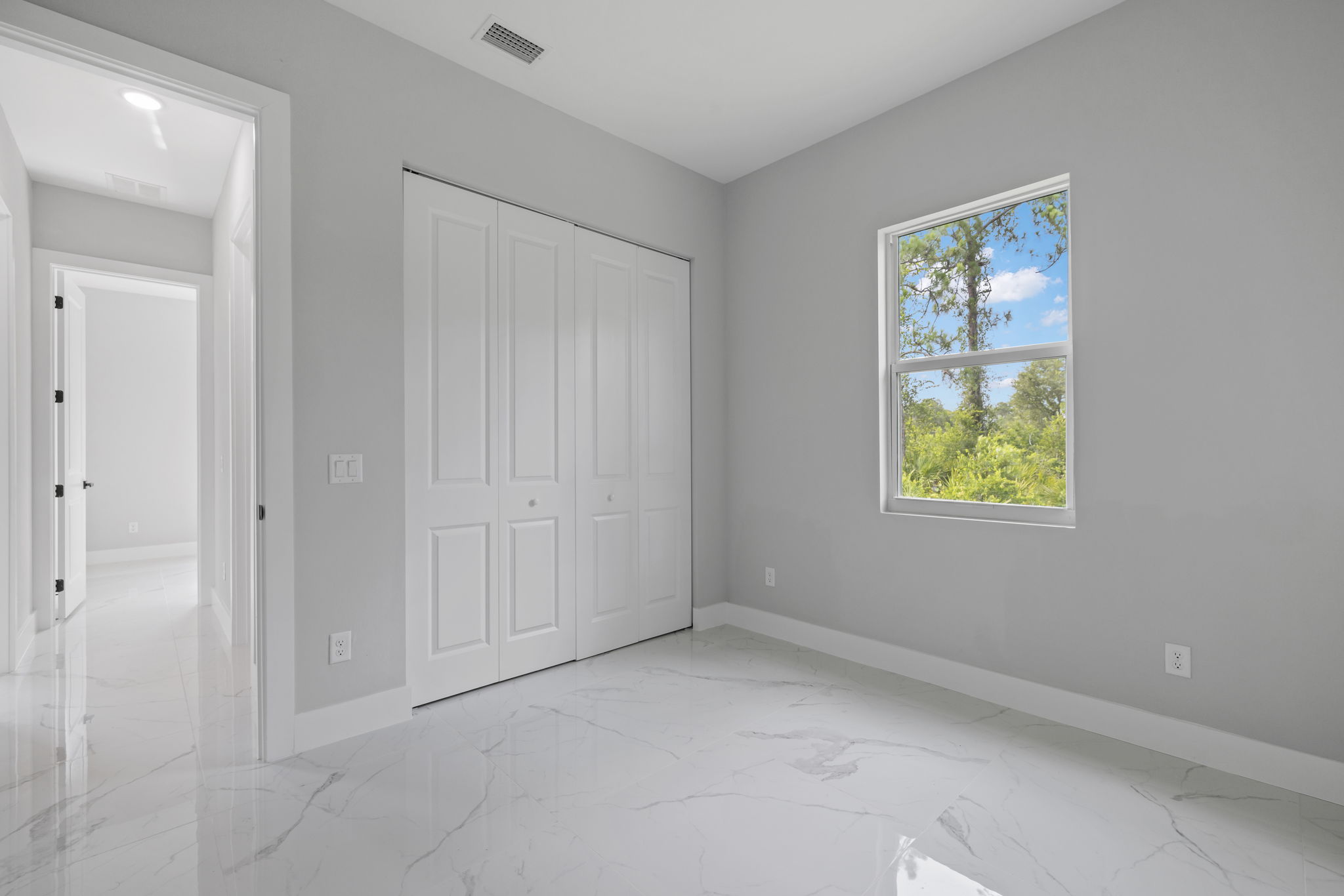 Bedroom 3 closet - wire shelving included