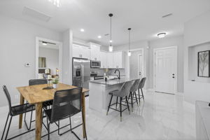 Breakfast & Dining Area