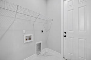 Laundry Room = Washer/Dryer hookups