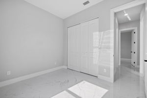 Guest Bedroom 2 - closet wire shelving included