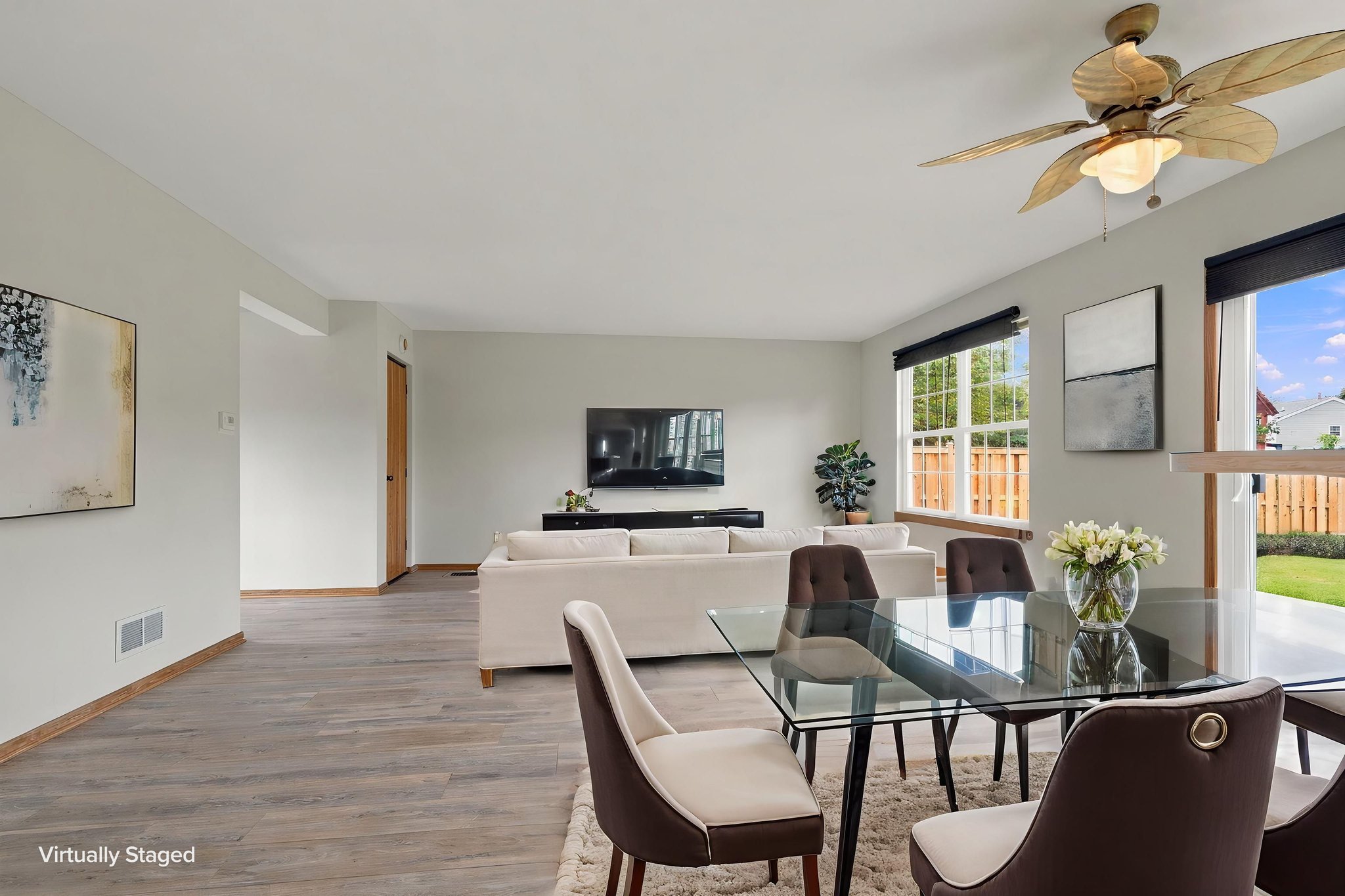 918 Knightbridge Dr, Island Lake, IL12 virtually staged.jpeg