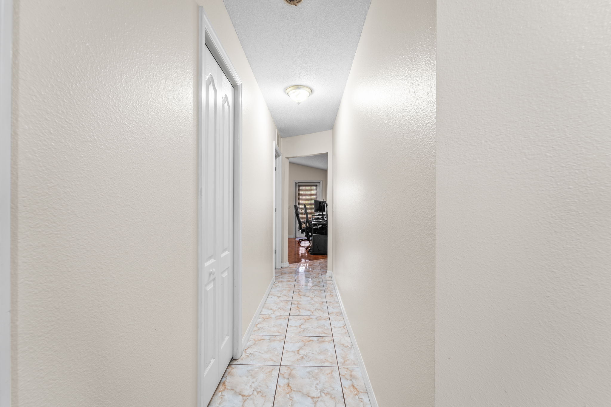 BED3 9180 Gillmar St 066
