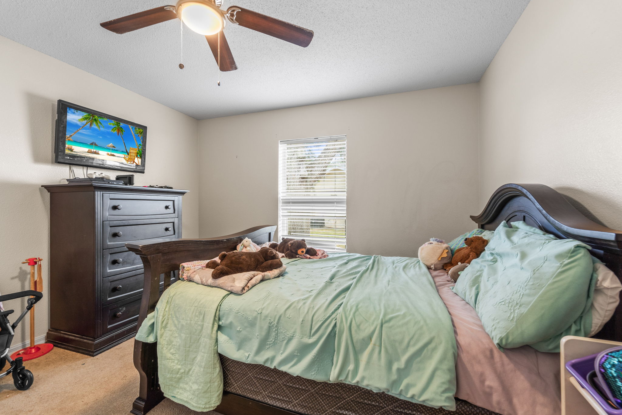 BED3 9180 Gillmar St 069