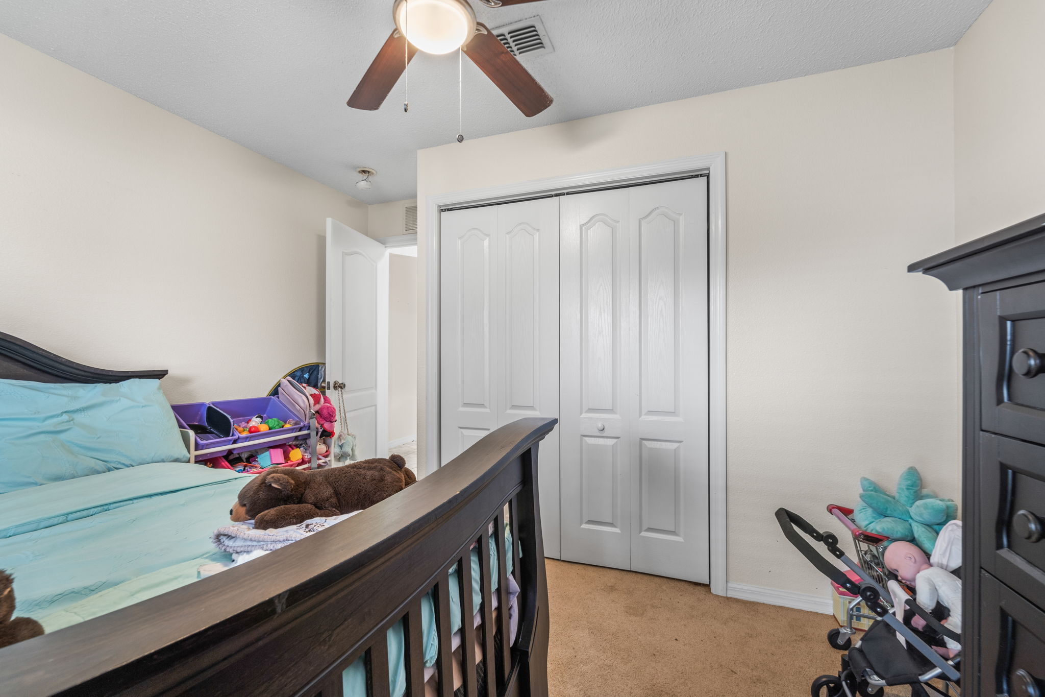 BED3 9180 Gillmar St 072