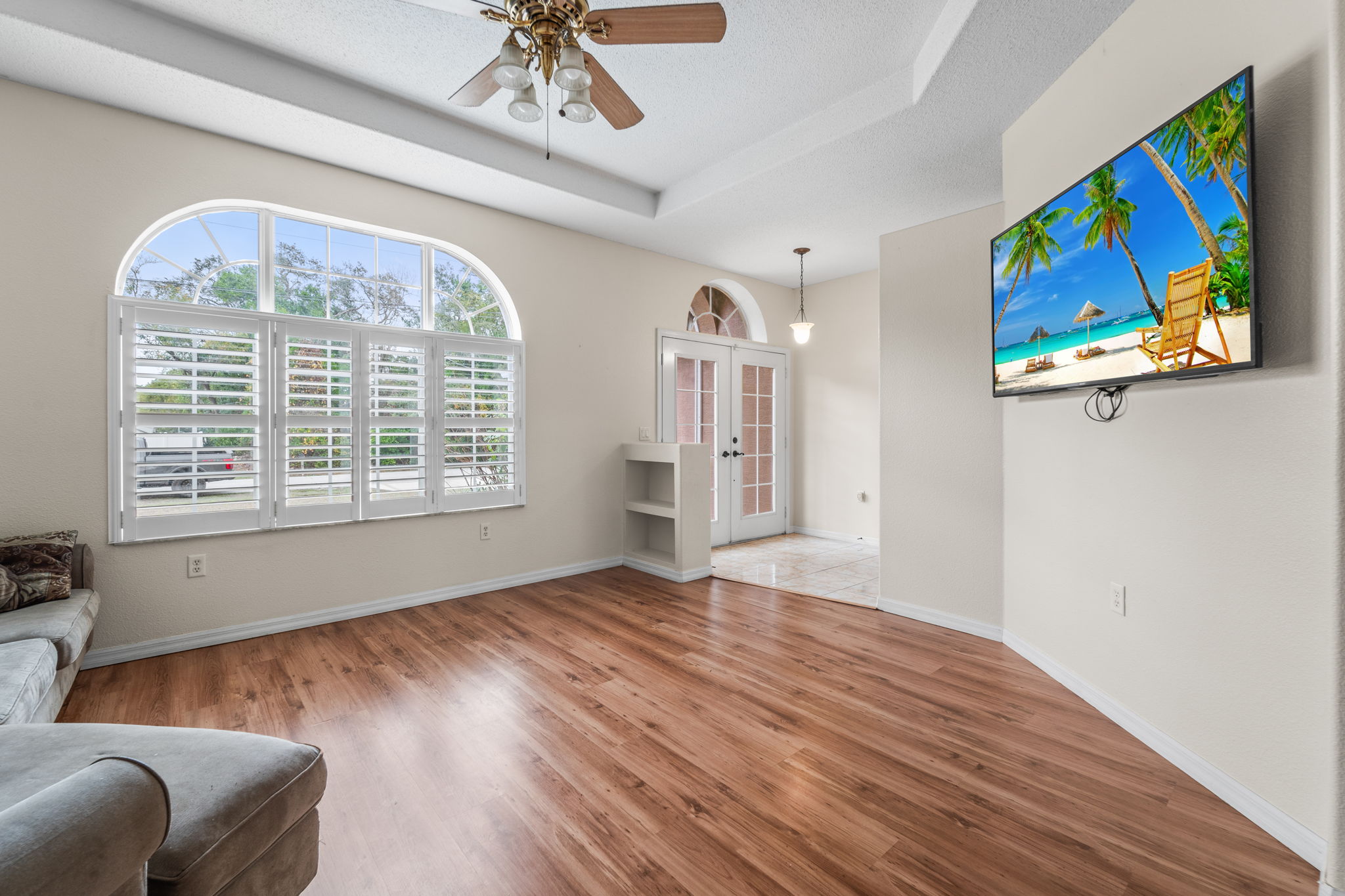 LR 9180 Gillmar St 087