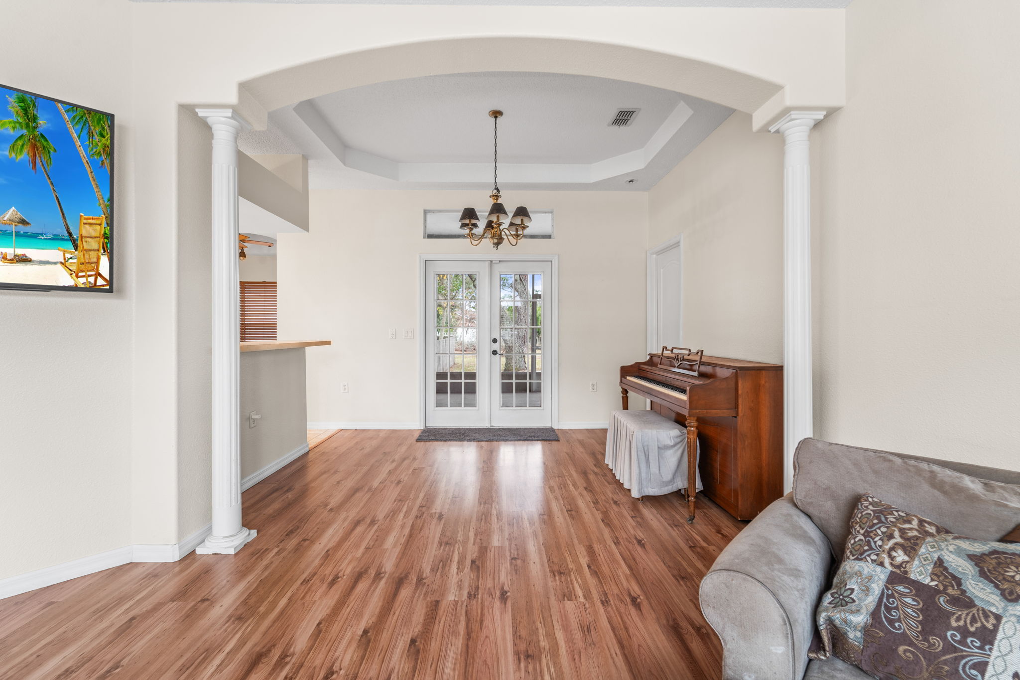 LR 9180 Gillmar St 093