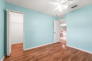 BED2 9180 Gillmar St 024