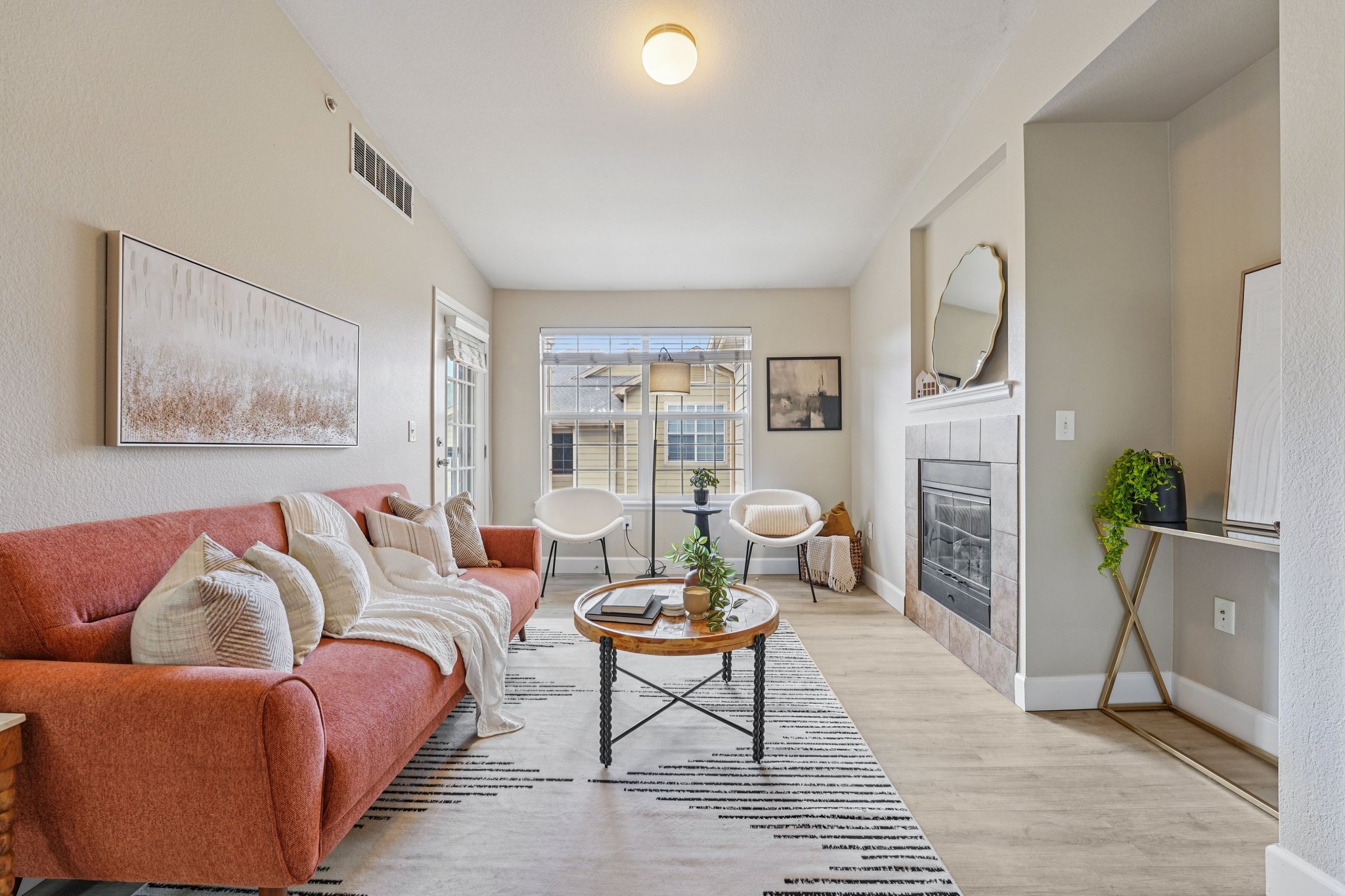 Rolling Way 306-S0804-006.jpg