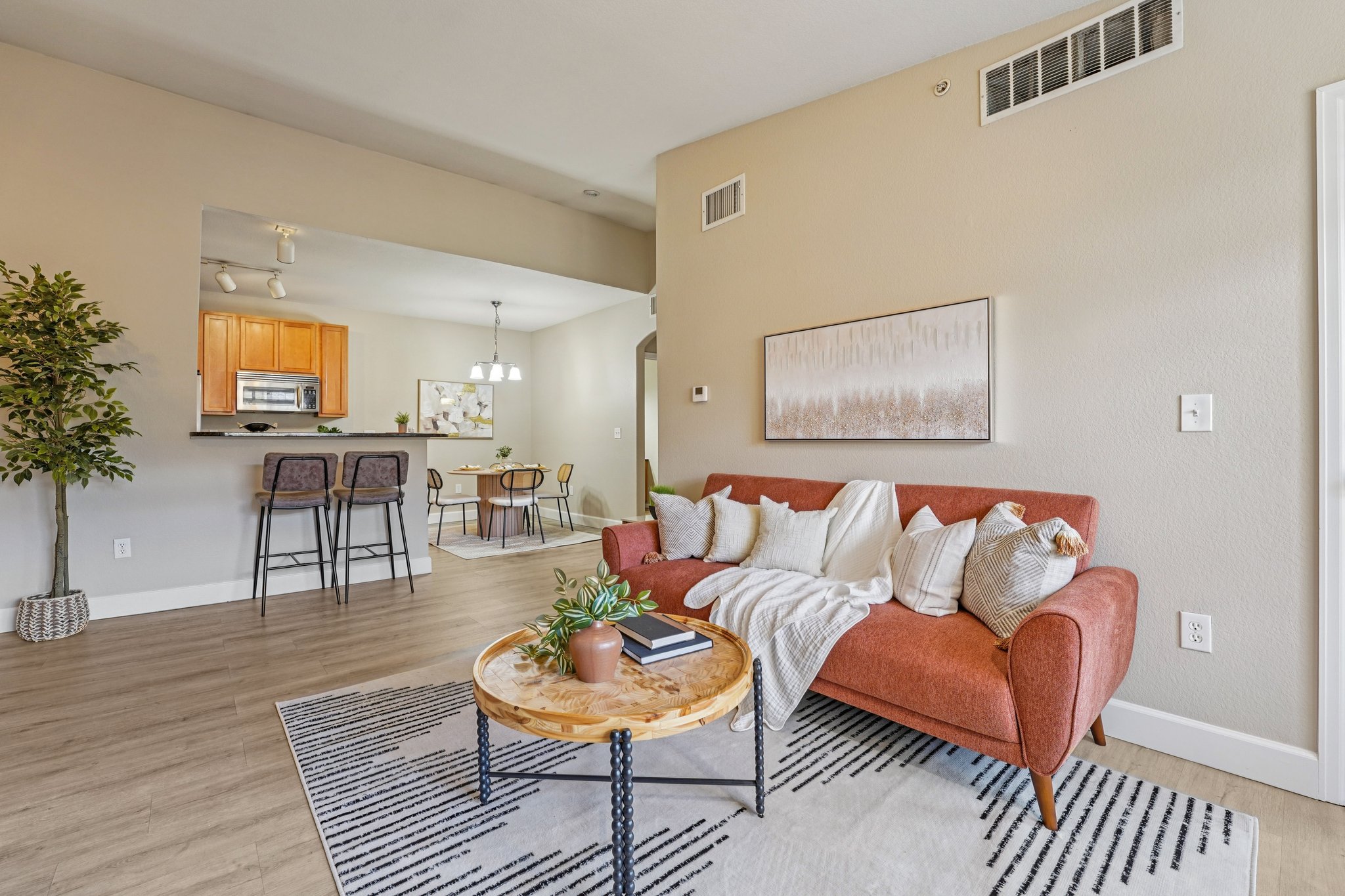 Rolling Way 306-S0804-007.jpg