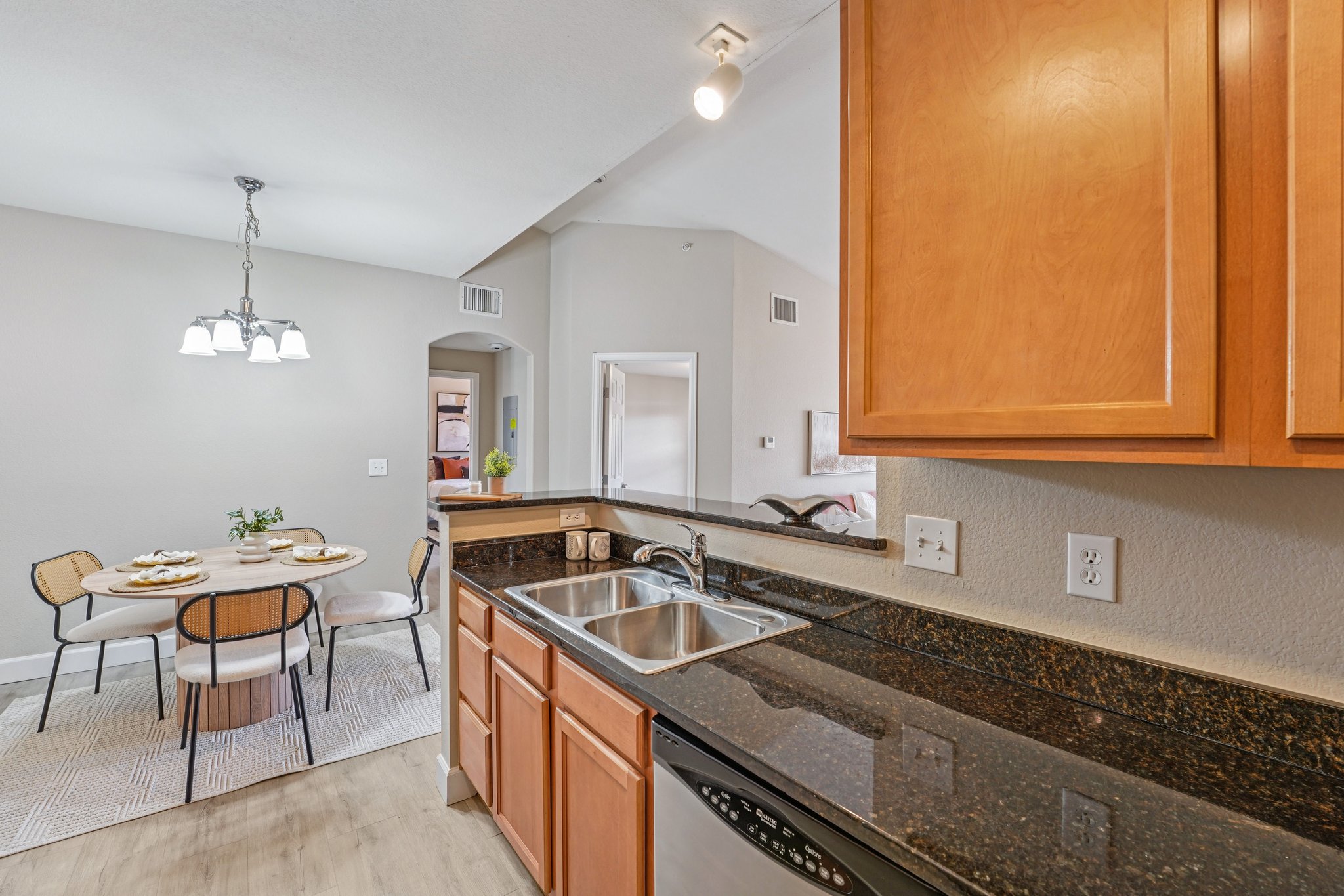 Rolling Way 306-S0804-013.jpg