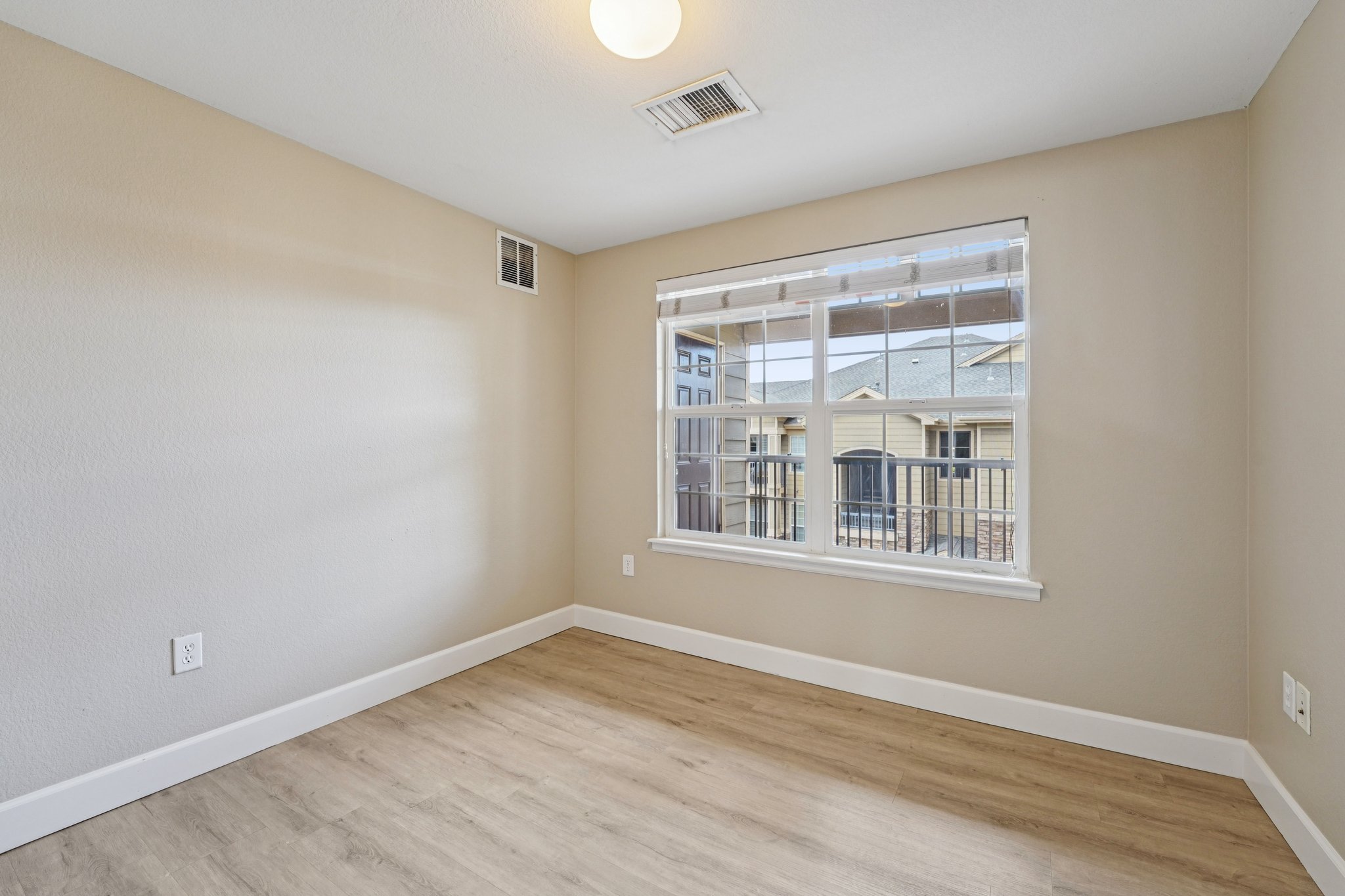 Rolling Way 306-S0804-020.jpg