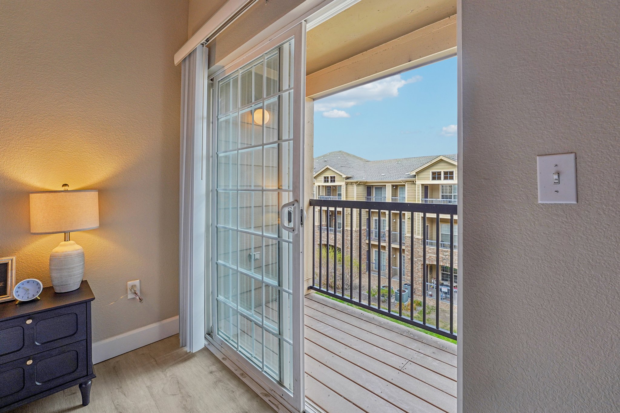 Rolling Way 306-S0804-028.jpg