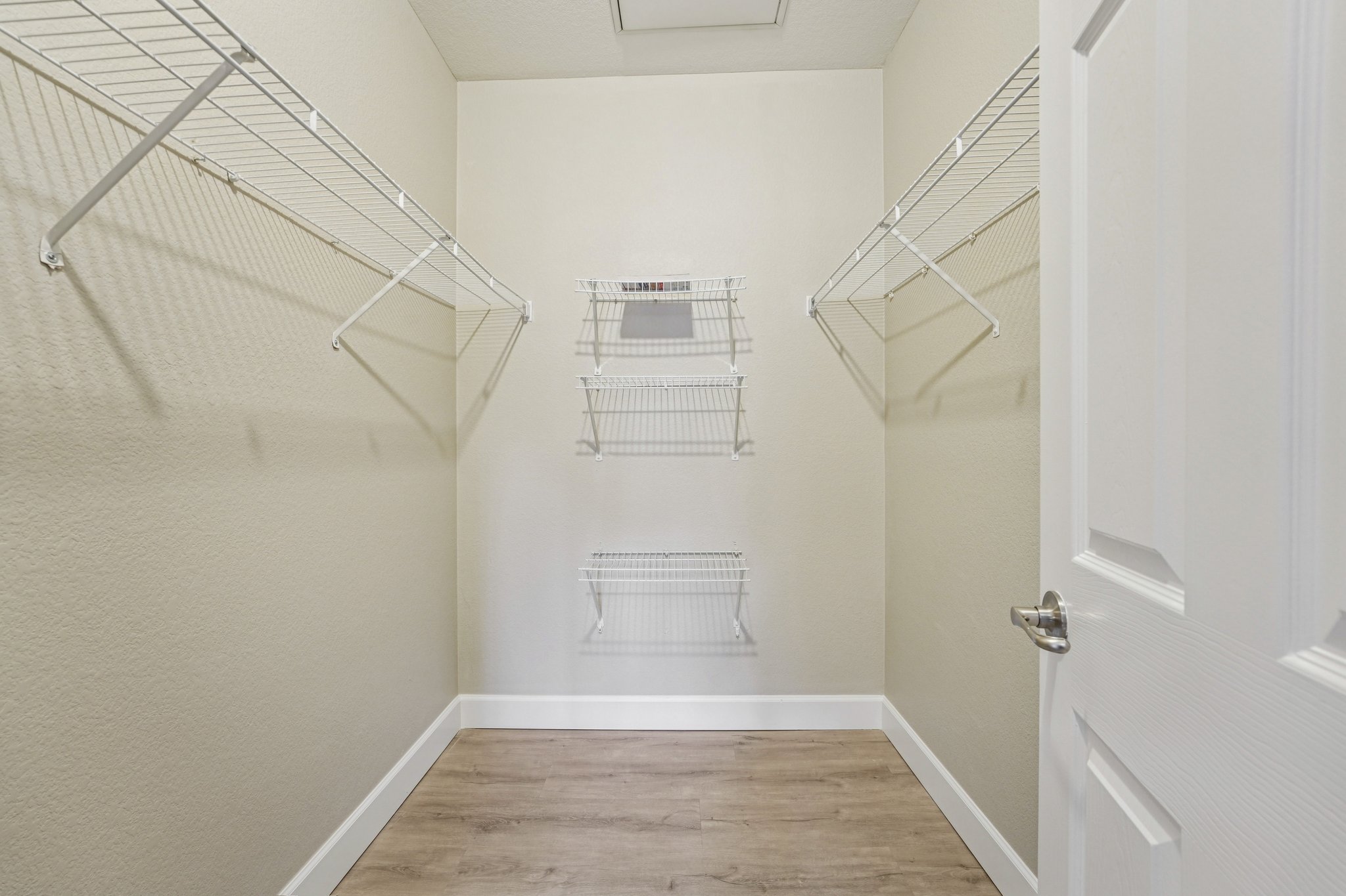 Rolling Way 306-S0804-029.jpg