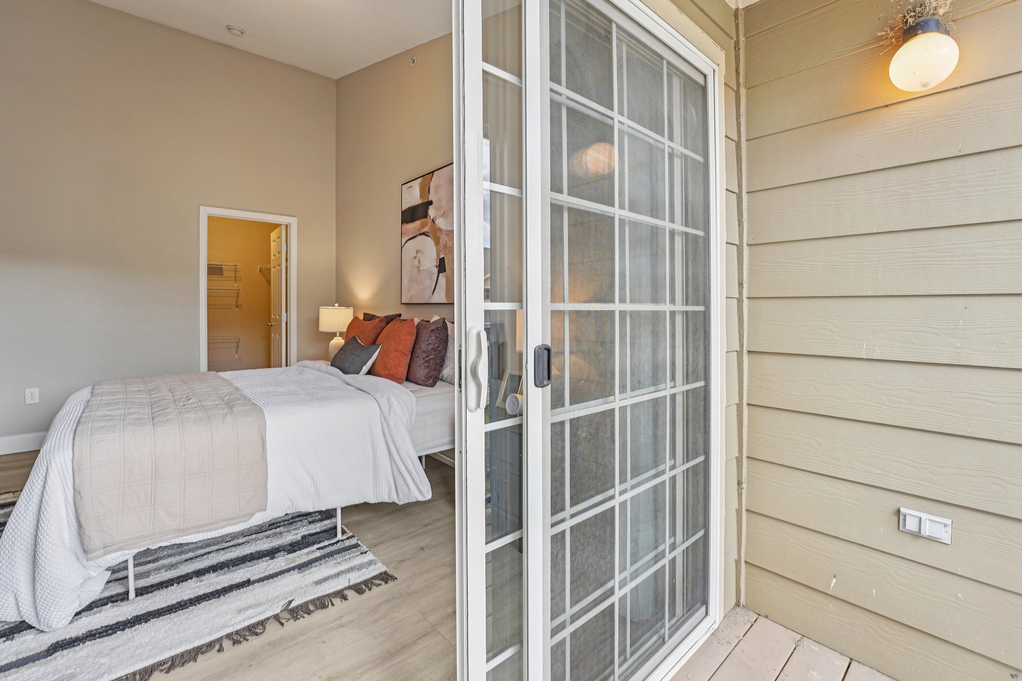 Rolling Way 306-S0804-032.jpg