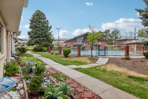 E Oxford Dr-S0605-047.jpg