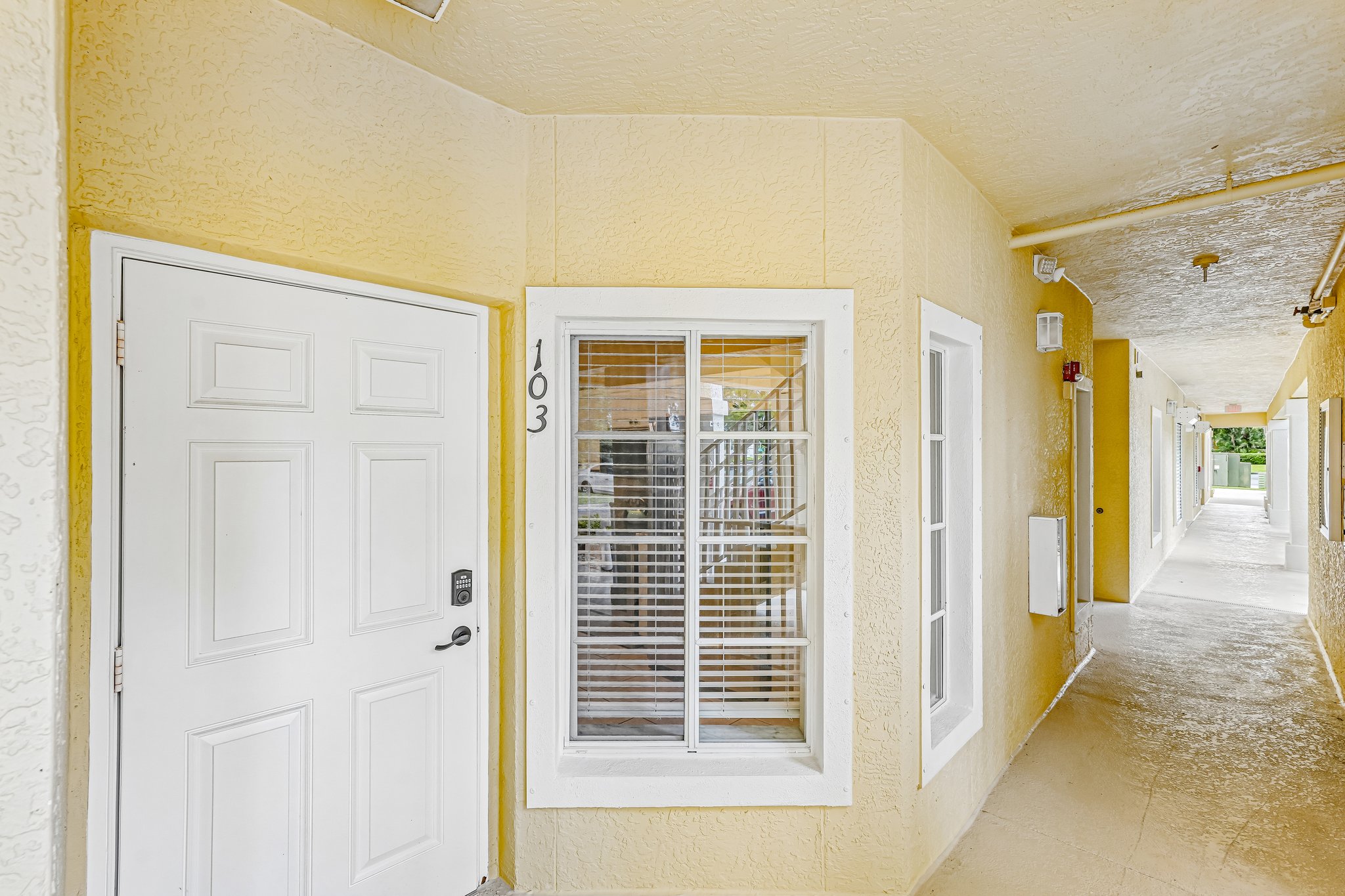 Celeste Dr 103-S2105-003.jpg