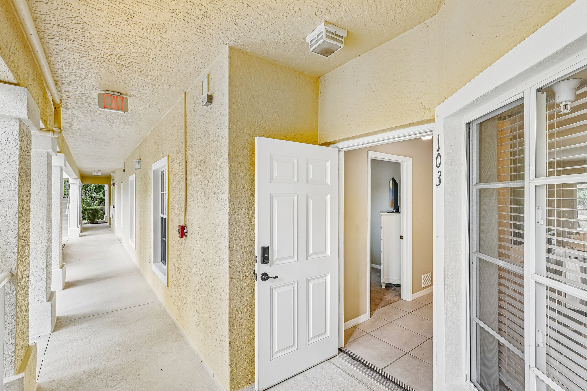 Celeste Dr 103-S2105-004.jpg