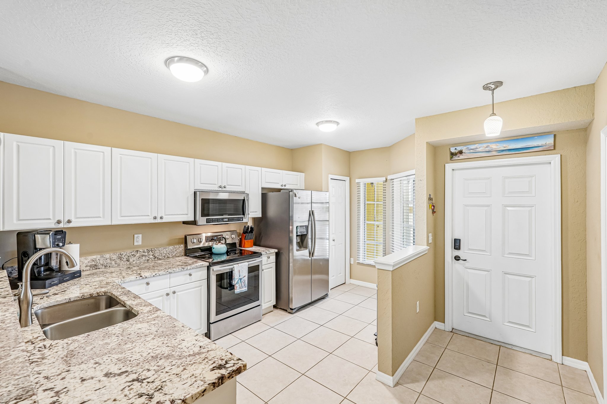 Celeste Dr 103-S2105-011.jpg
