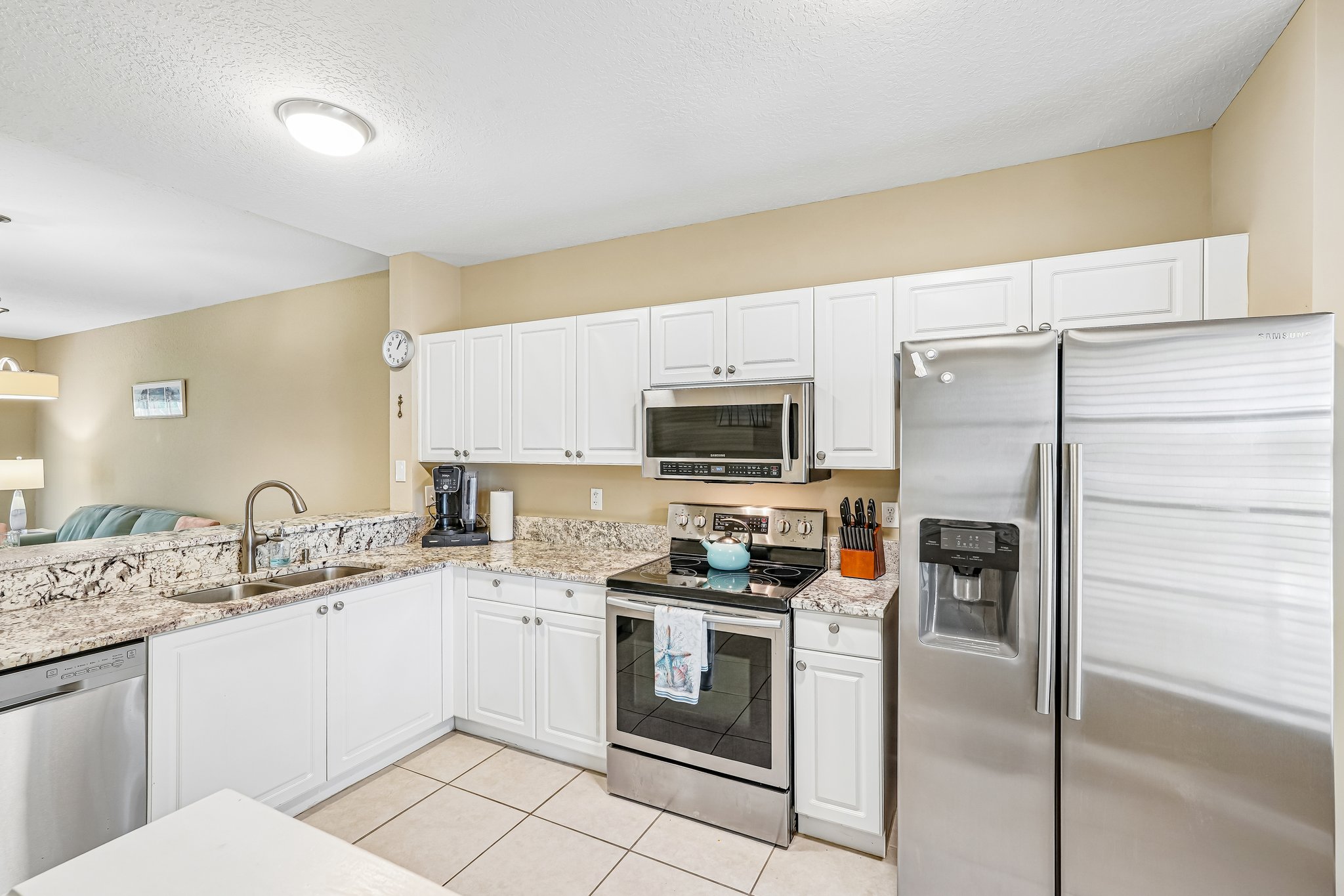 Celeste Dr 103-S2105-013.jpg
