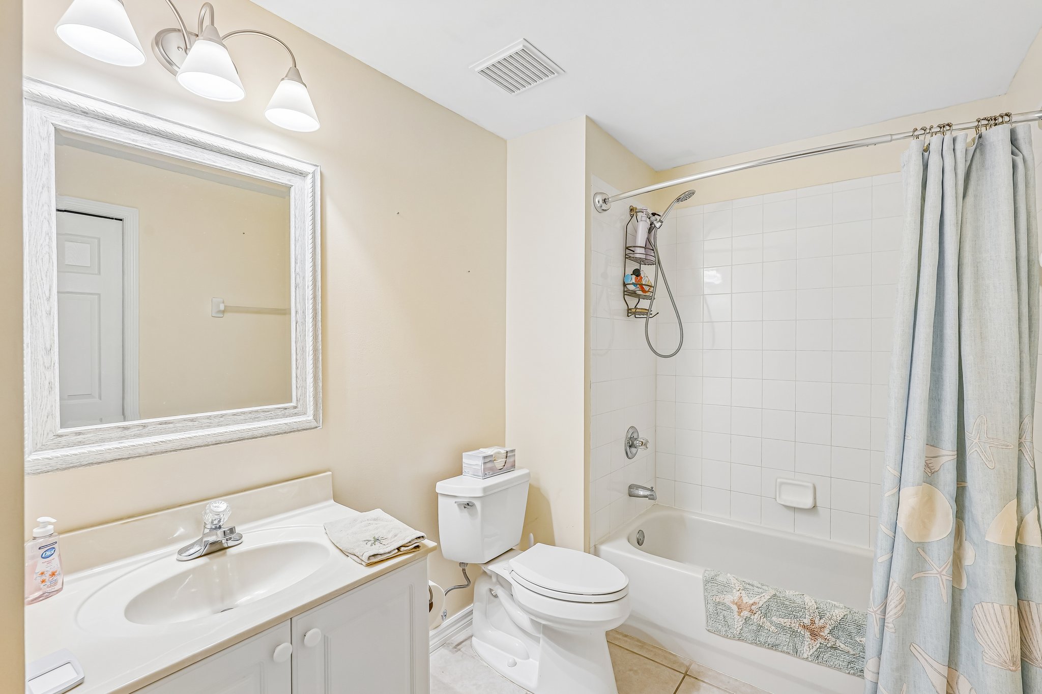 Celeste Dr 103-S2105-022.jpg