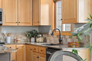 Stone backsplash