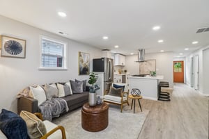 Mentor Ave-1806-016.jpg