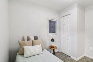 Mentor Ave-1806-037.jpg