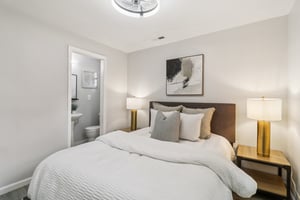 Mentor Ave-1806-041.jpg