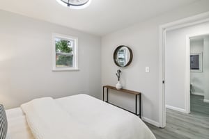 Mentor Ave-1806-045.jpg