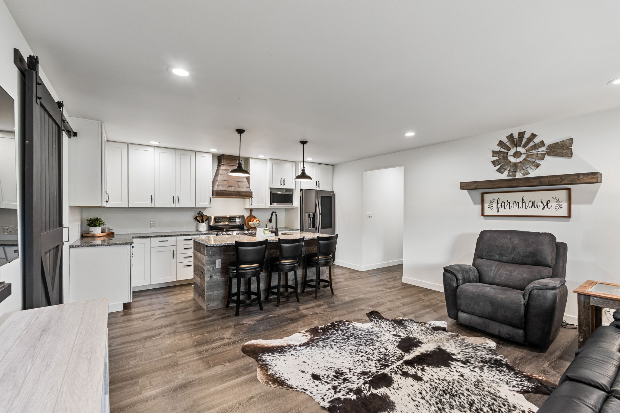  Photo 38